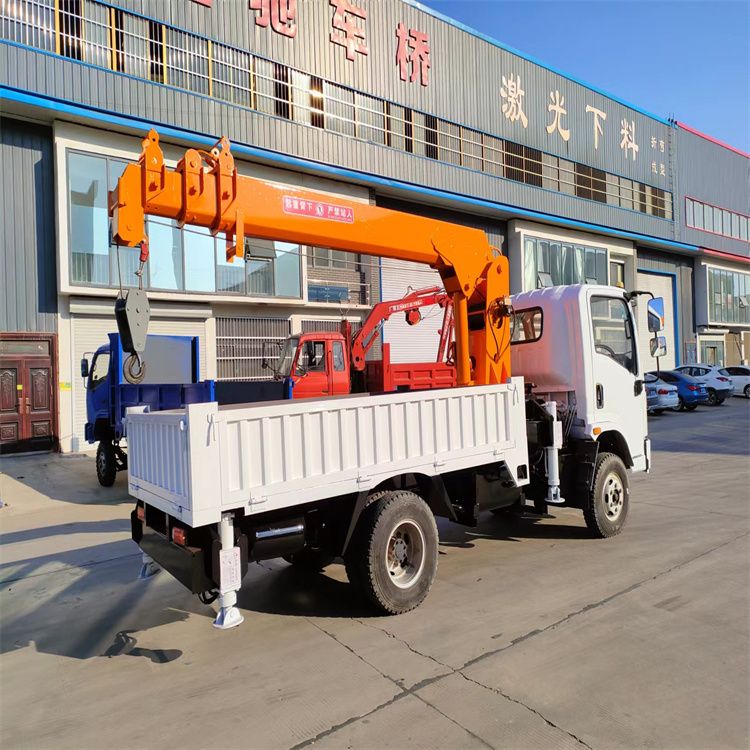 乌拉特后旗三轮随车吊定制 农用改装机自备吊中瑞长期出售